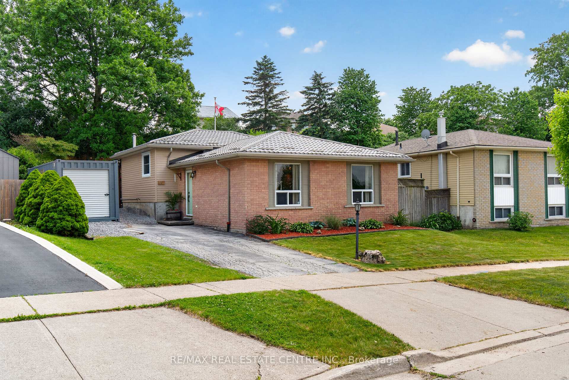 20 Nordale Crescent, Hamilton, ON L8J 1H1