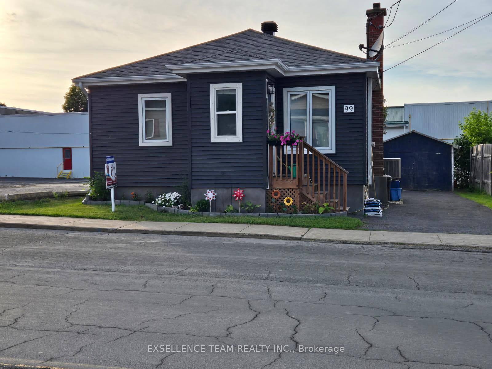 99 Lochiel Street E, North Glengarry, ON K0C 1A0
