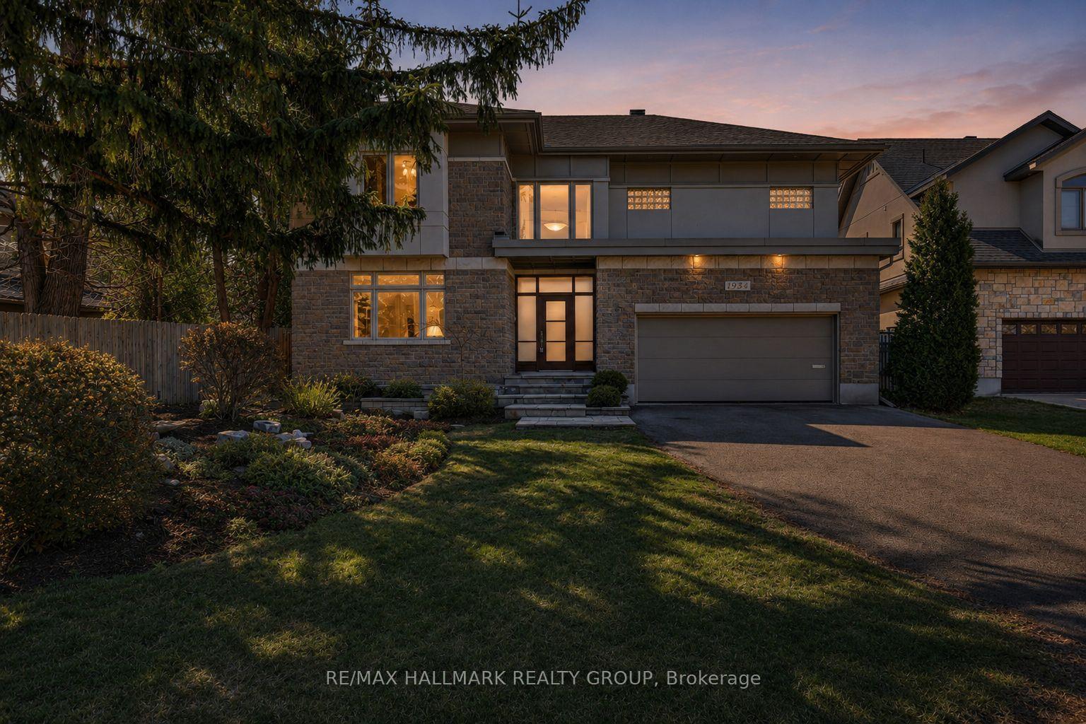 1934 Lenester Avenue, McKellar Heights - Glabar Park and Area, ON K2A 1J9