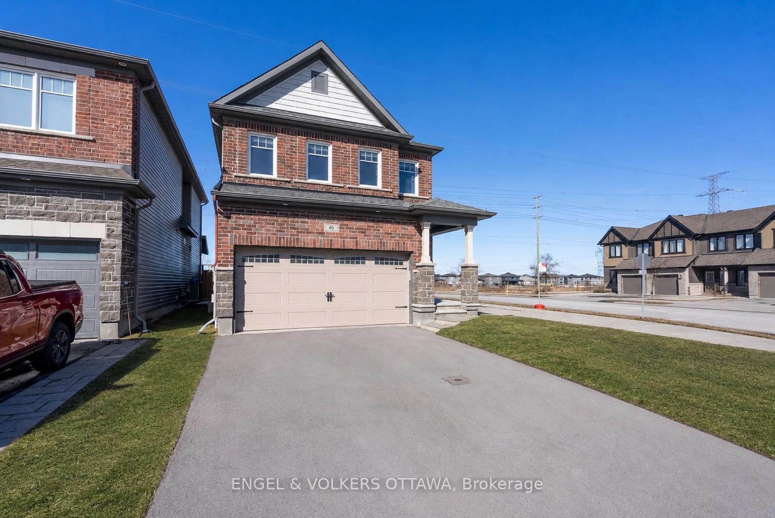 40 Tapadero Avenue, Kanata, ON K2V 0E2