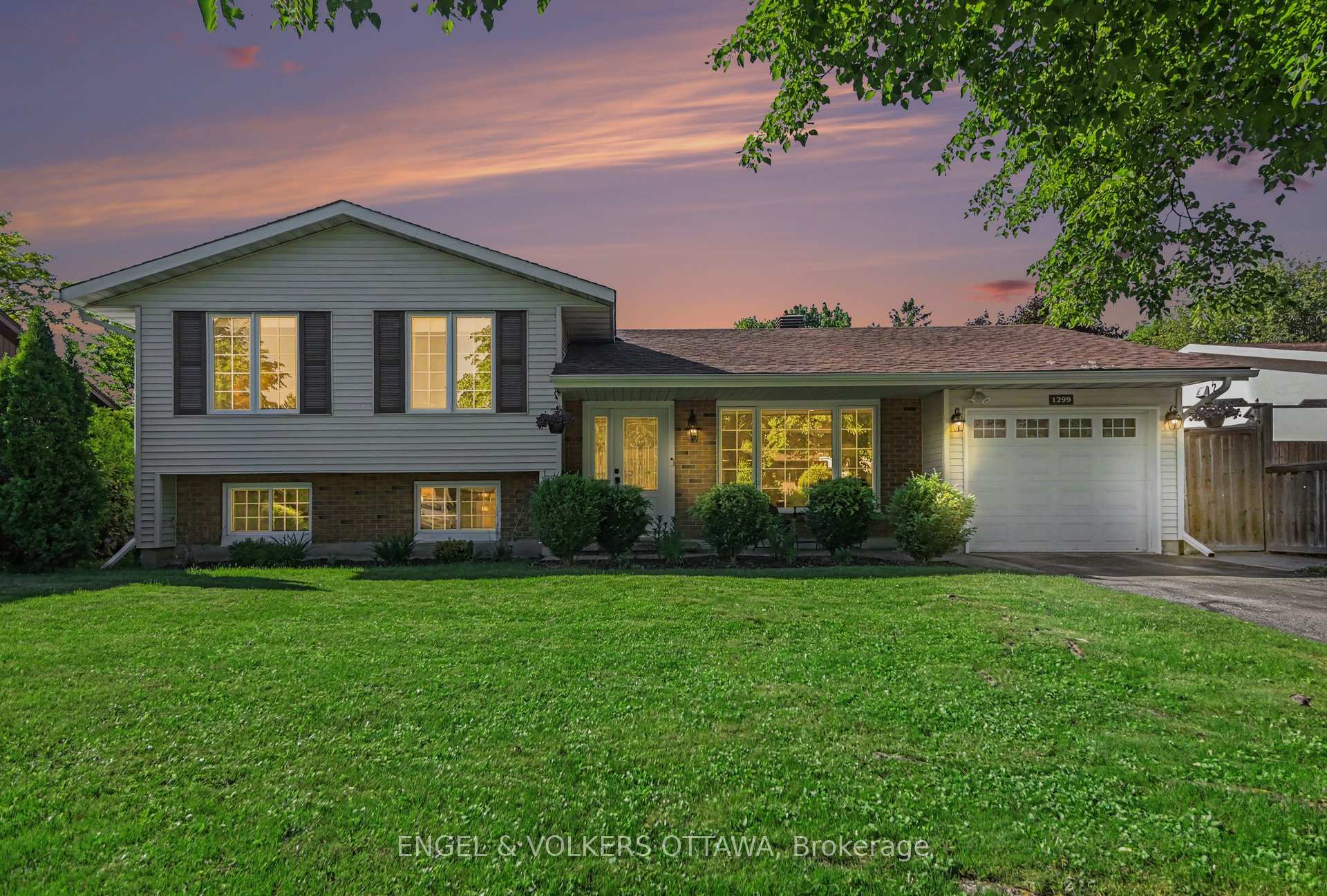 1299 Alloway Crescent, Overbrook - Castleheights and Area, ON K1K 3Y9