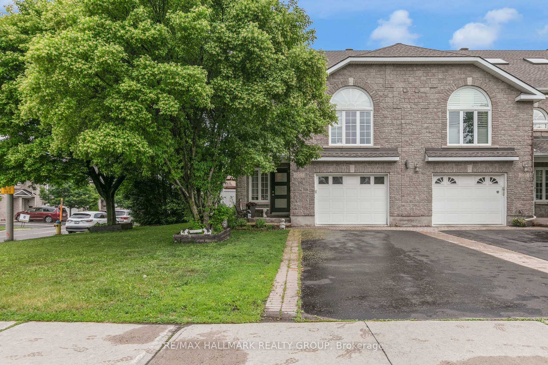 2051 Frank Bender Street, Orleans - Convent Glen and Area, ON K1C 1M7