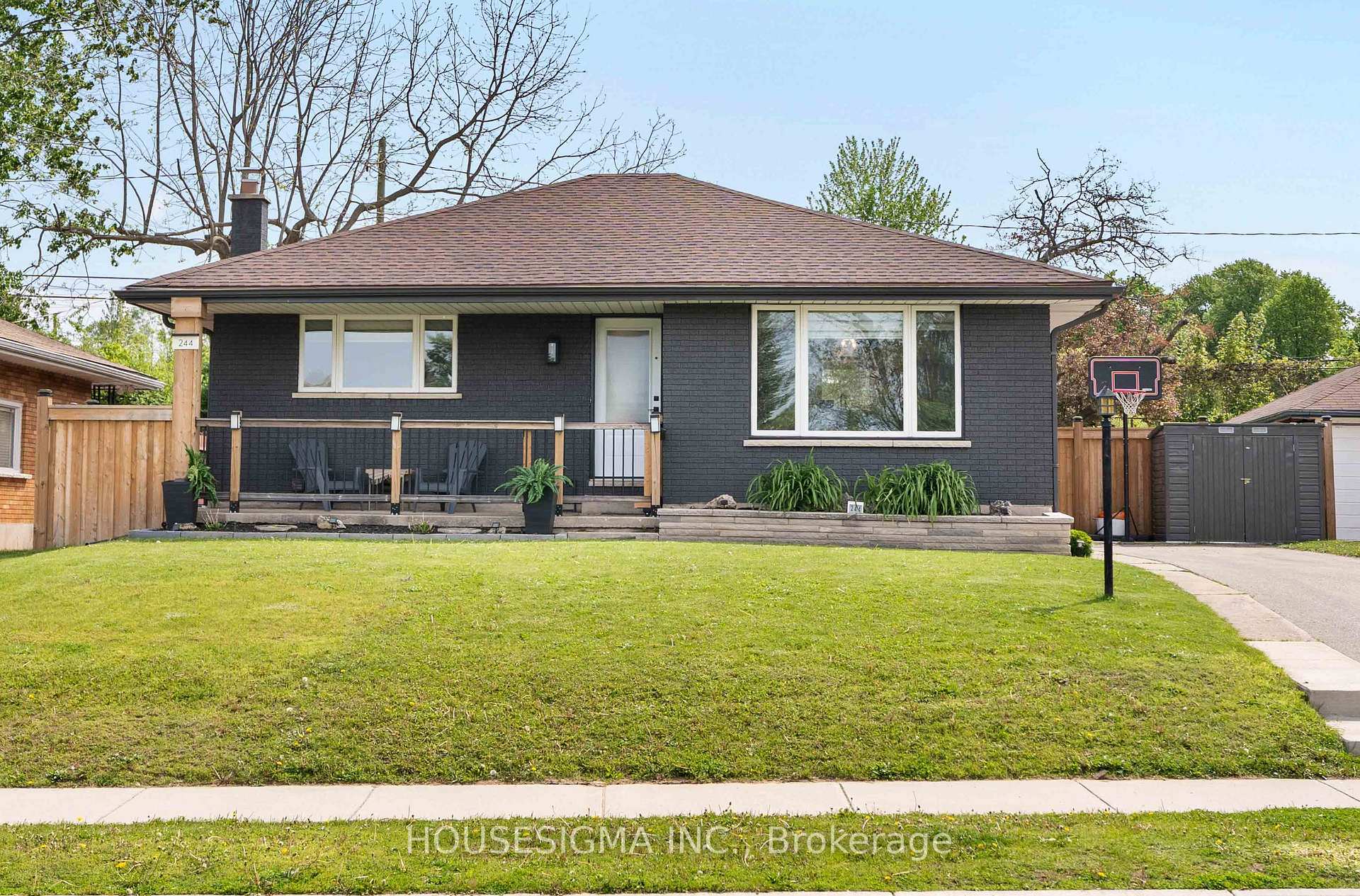 244 Burlington Street, London South, ON N5Z 3W5