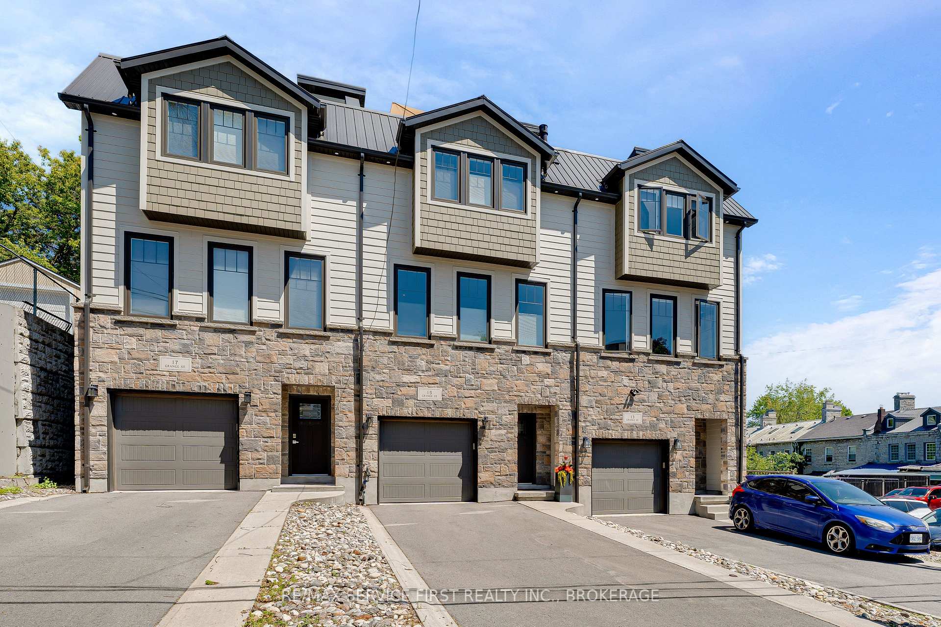 15 Grange Street, Kingston, ON K7M 2J5