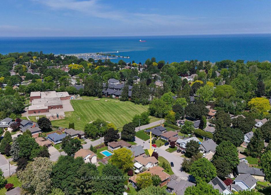 6 BARBARA Place, St. Catharines, ON L2N 6H8