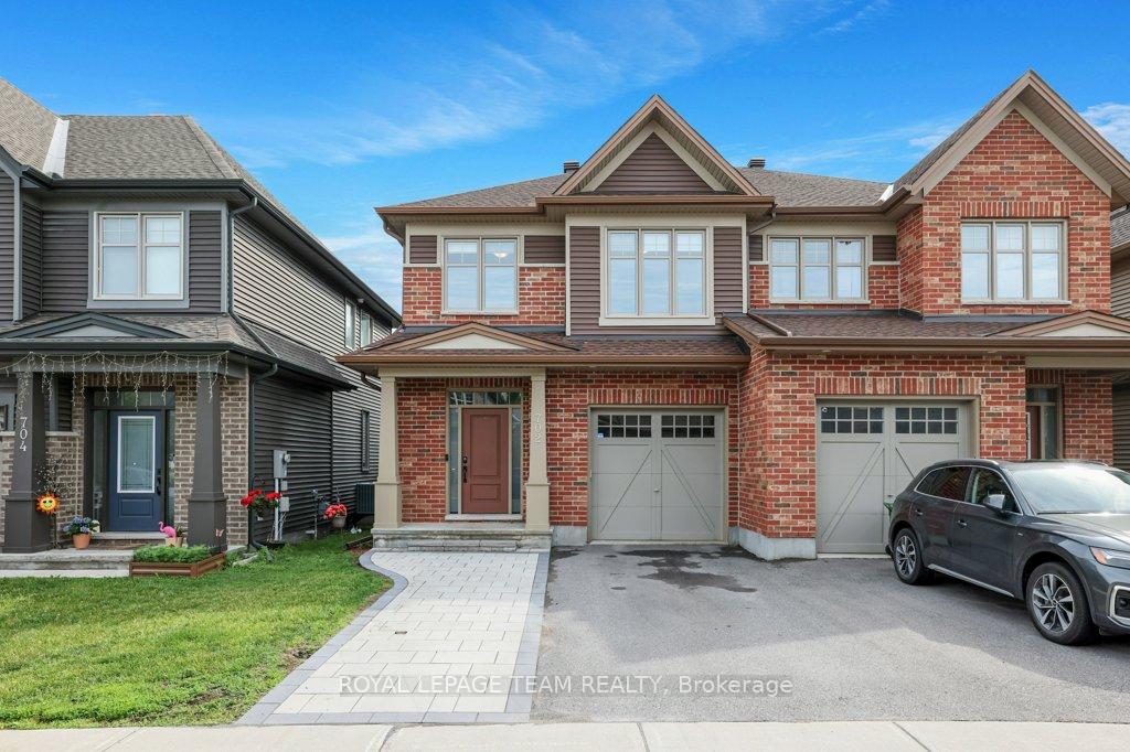 702 Vivera Place, Stittsville - Munster - Richmond, ON K2S 2M8