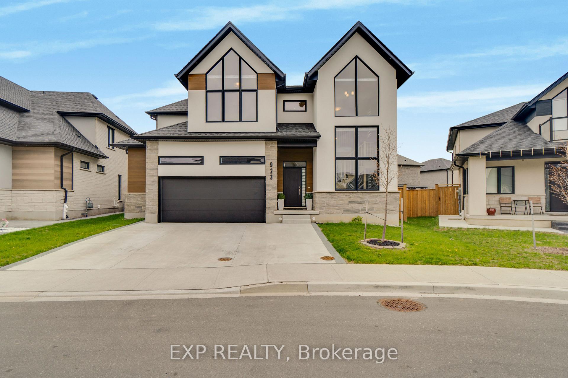 923 Stonecliffe Walk 5, Kitchener, ON N2P 0K5