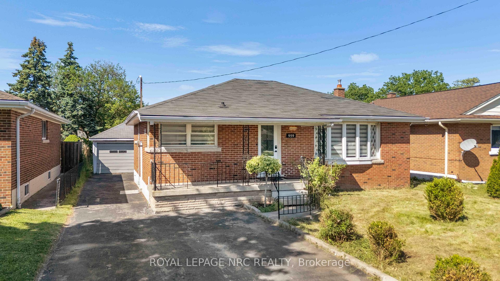 959 Mohawk Road E, Hamilton, ON L8T 2R9