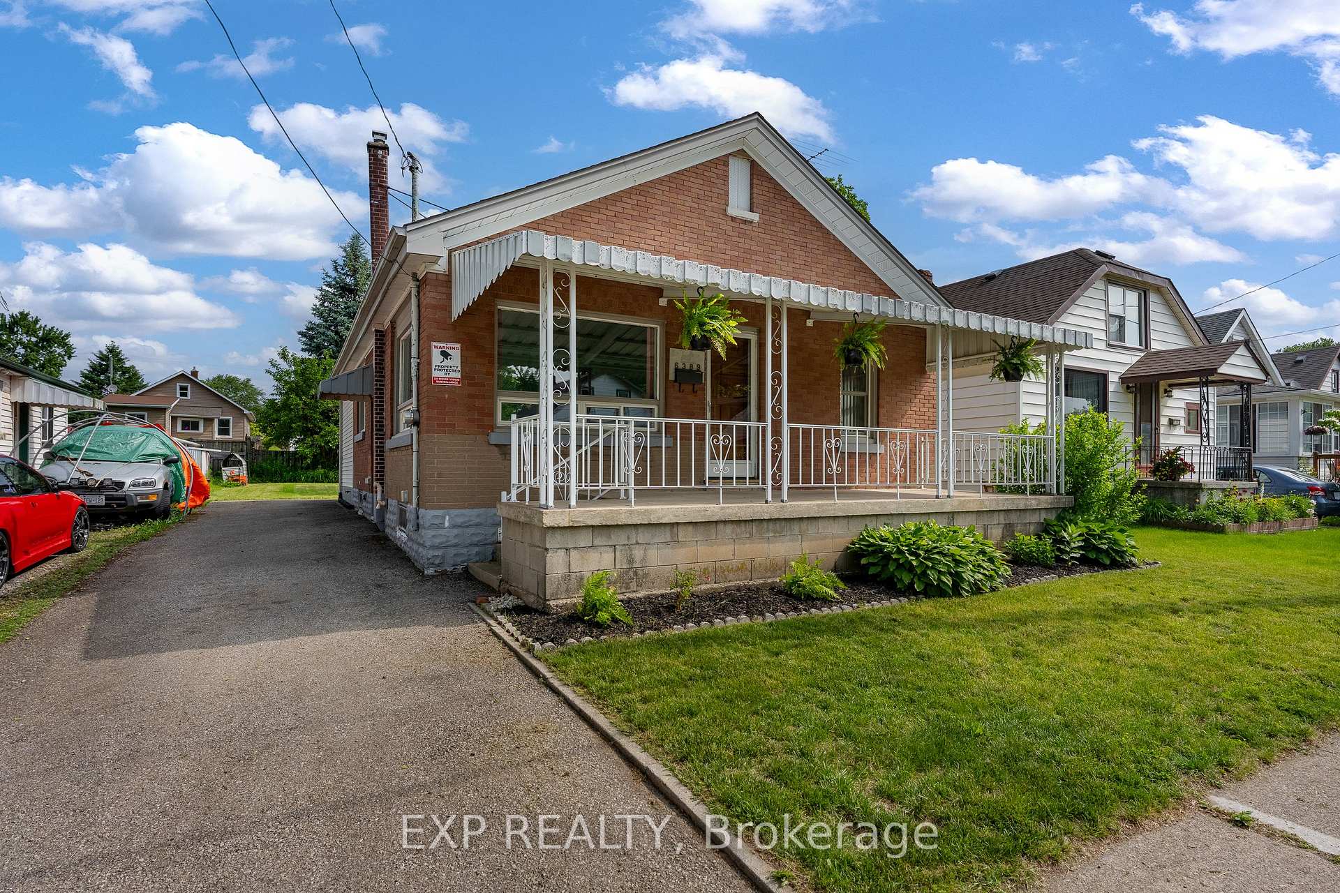 6389 Monroe Street, Niagara Falls, ON L2G 2G9