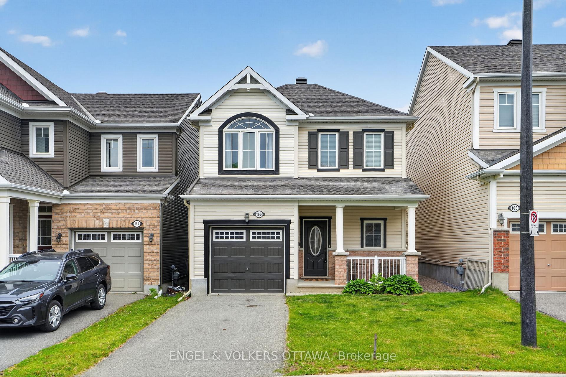 166 Lily Pond Street, Kanata, ON K2M 0J5