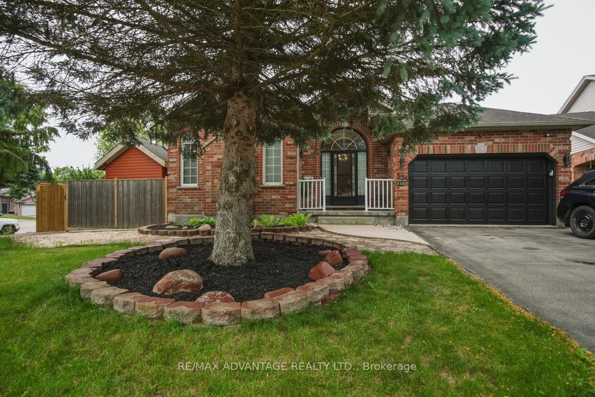 535 Thornwood Drive, London North, ON N6H 5S4