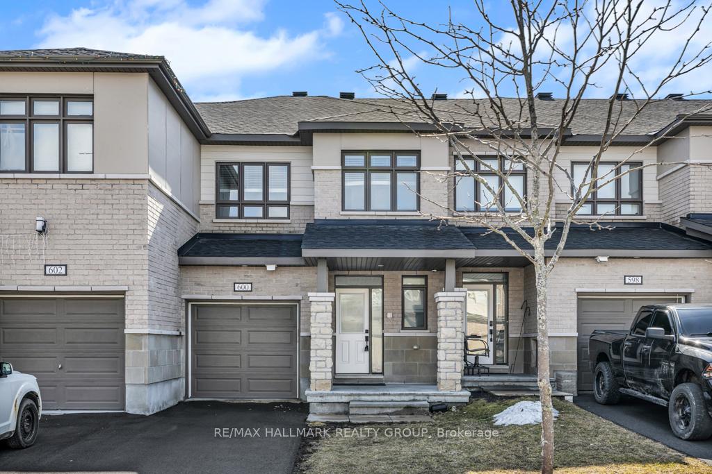 600 Parade Drive, Stittsville - Munster - Richmond, ON K2S 0Y5