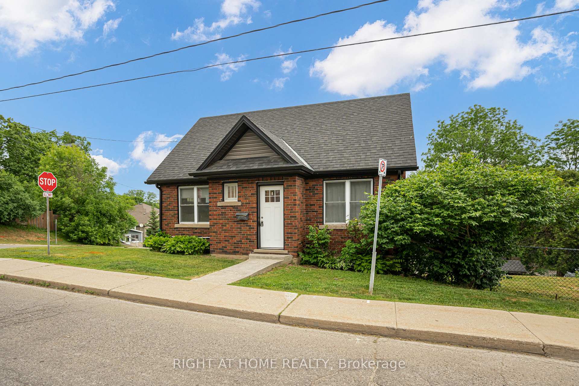 38 WASHINGTON Street, Brant, ON N3L 2A7