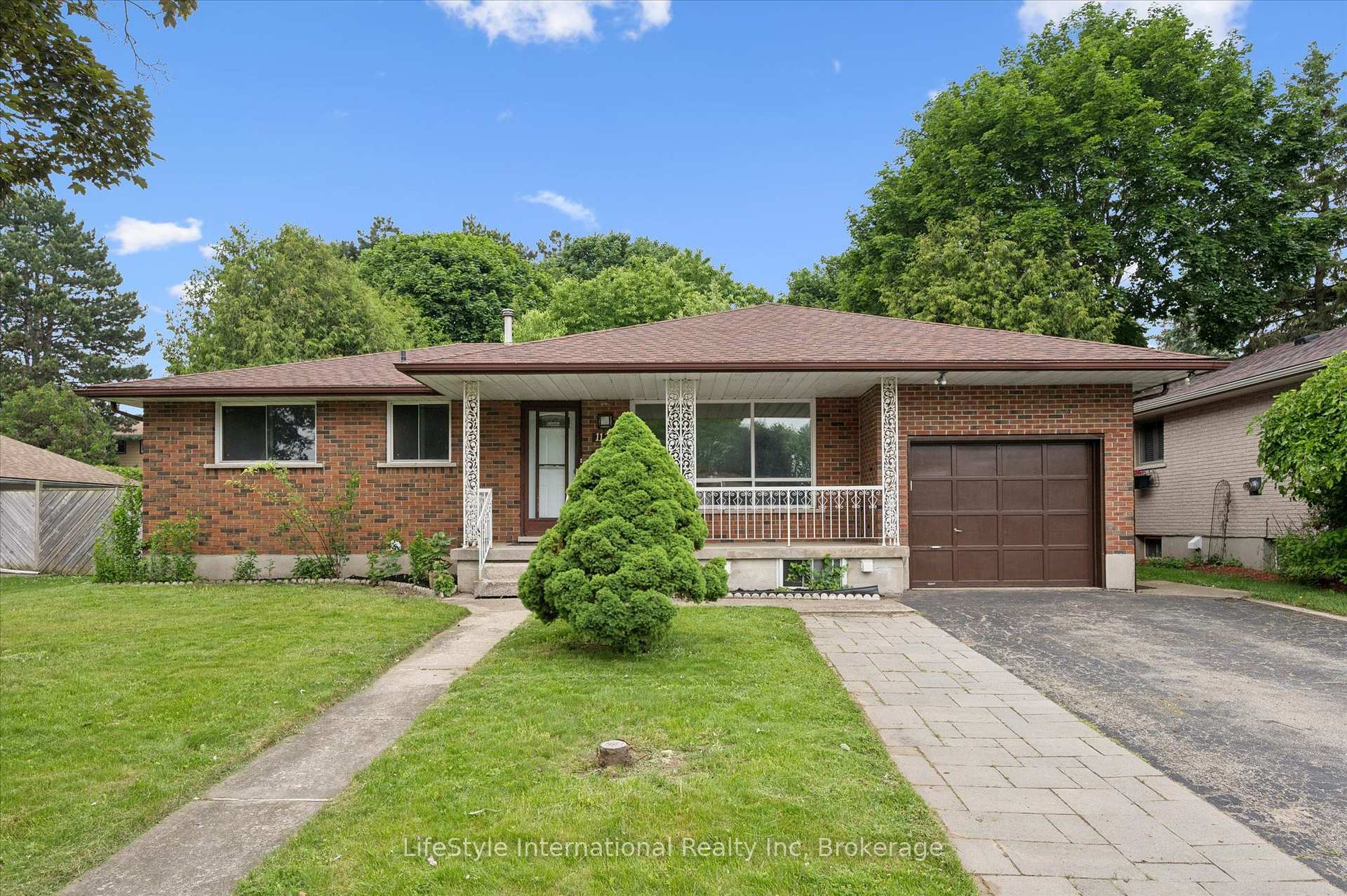 113 Applewood Crescent, Guelph, ON N1H 6B3