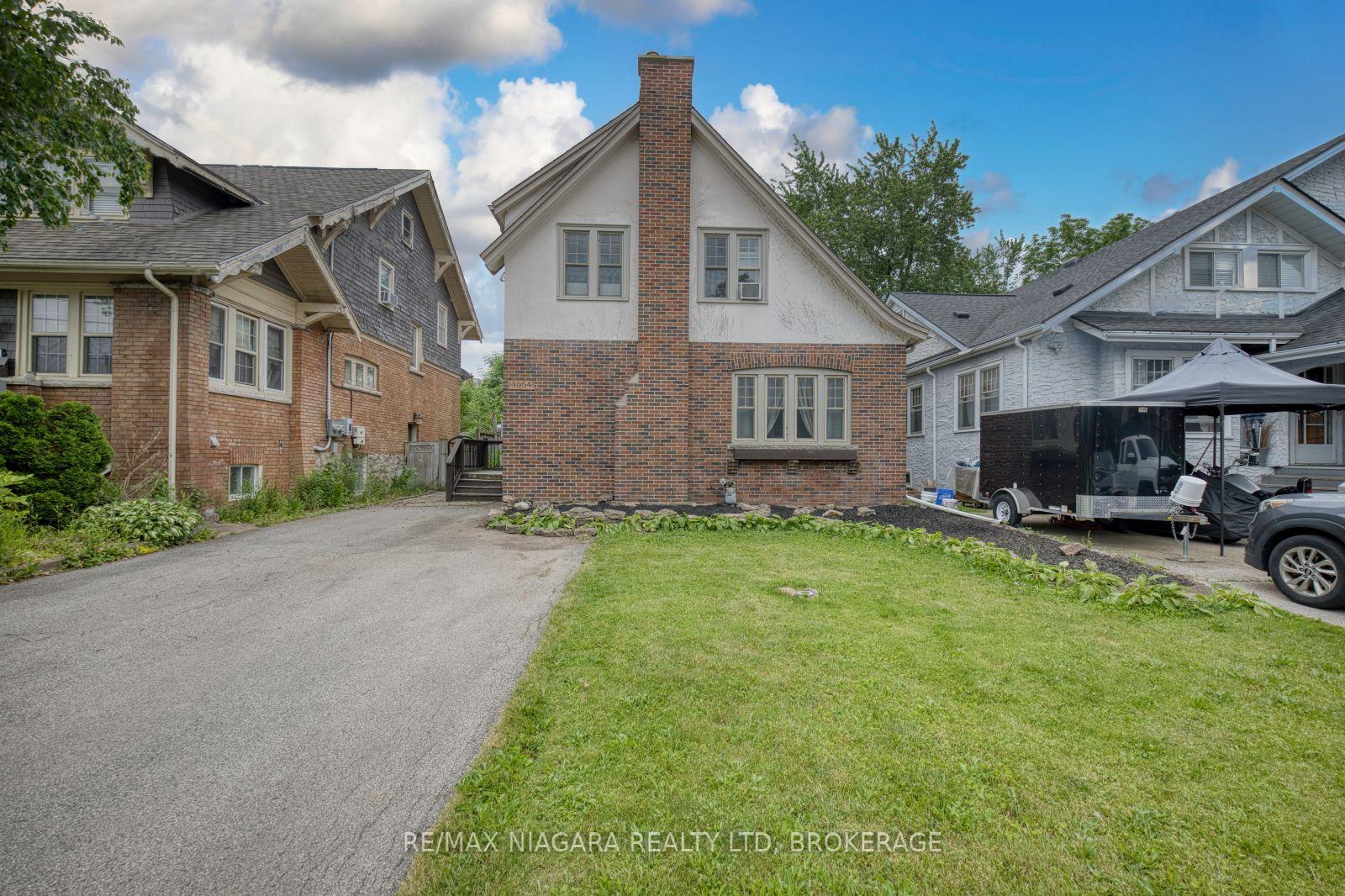 4864 Simcoe Street, Niagara Falls, ON L2E 1V9