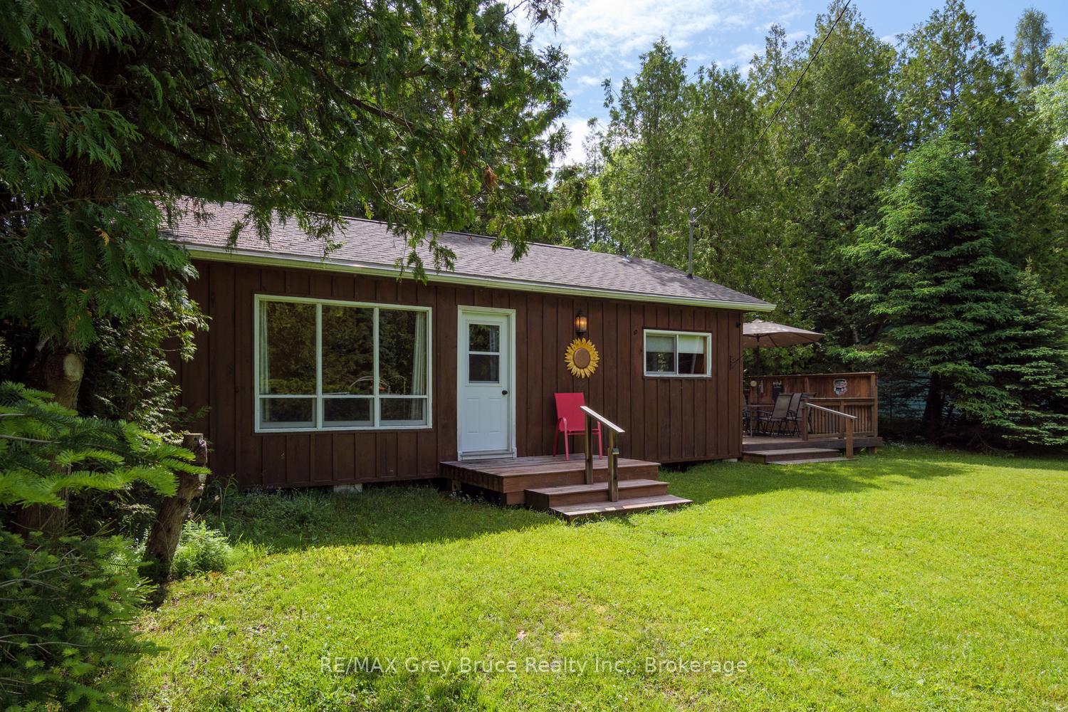 11 Eldridge Avenue, South Bruce Peninsula, ON N0H 2G0