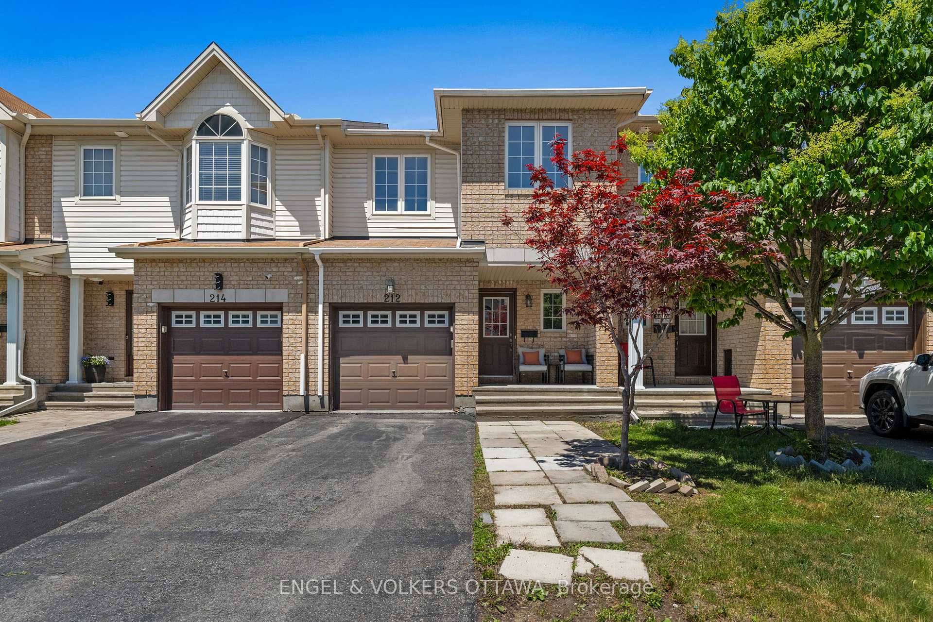 212 Macoun Circle, Hunt Club - South Keys and Area, ON K1T 0H9