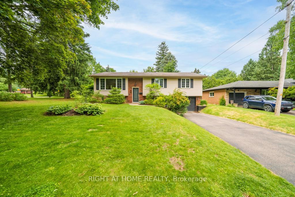 306 Appleby Road, Hamilton, ON L9G 2V7