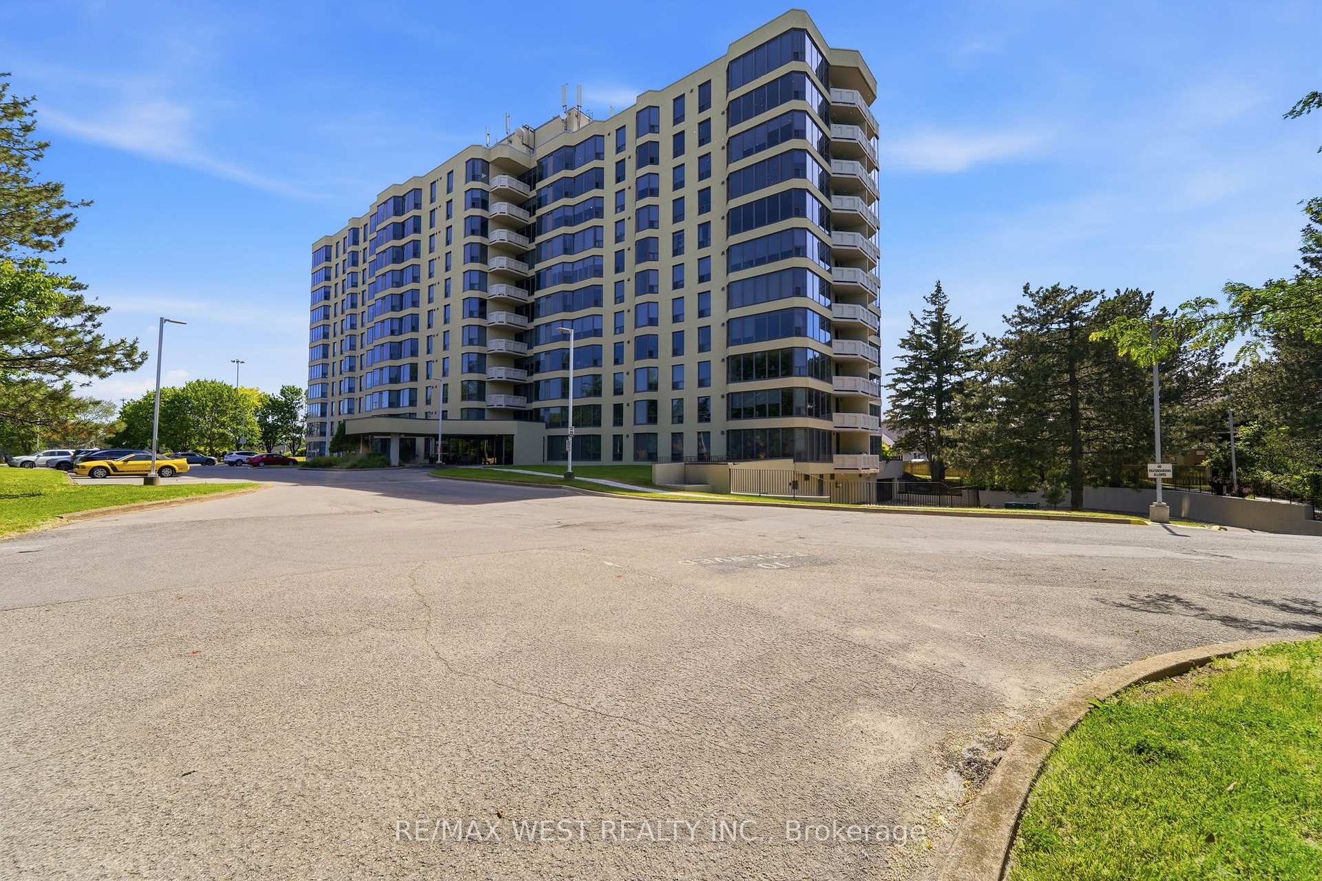 81 Scott Street 808, St. Catharines, ON L2N 7L5