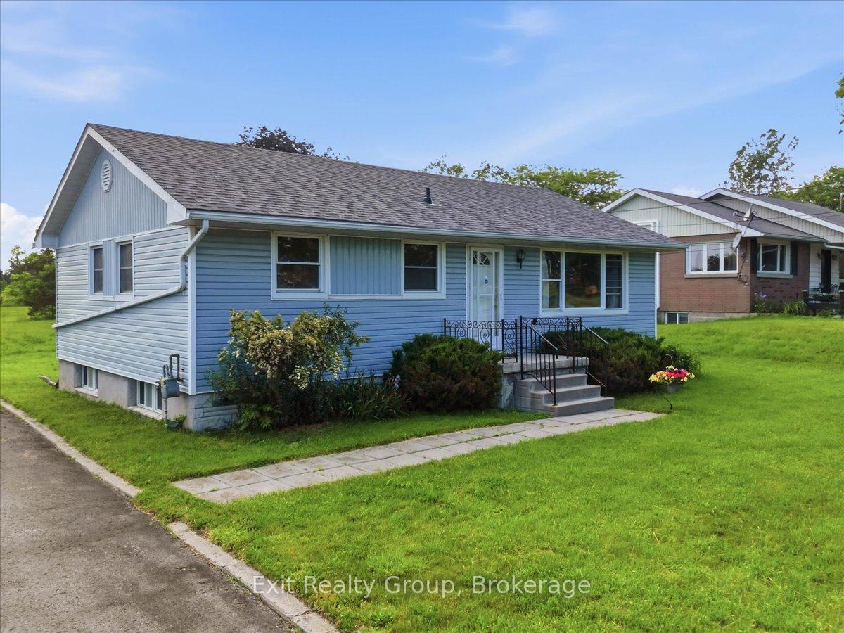 109 Aikins Road, Quinte West, ON K8N 4Z2