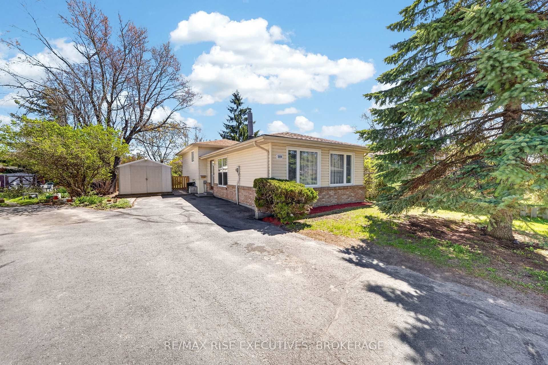 1089 Pinewood Place, Kingston, ON K7P 1K9