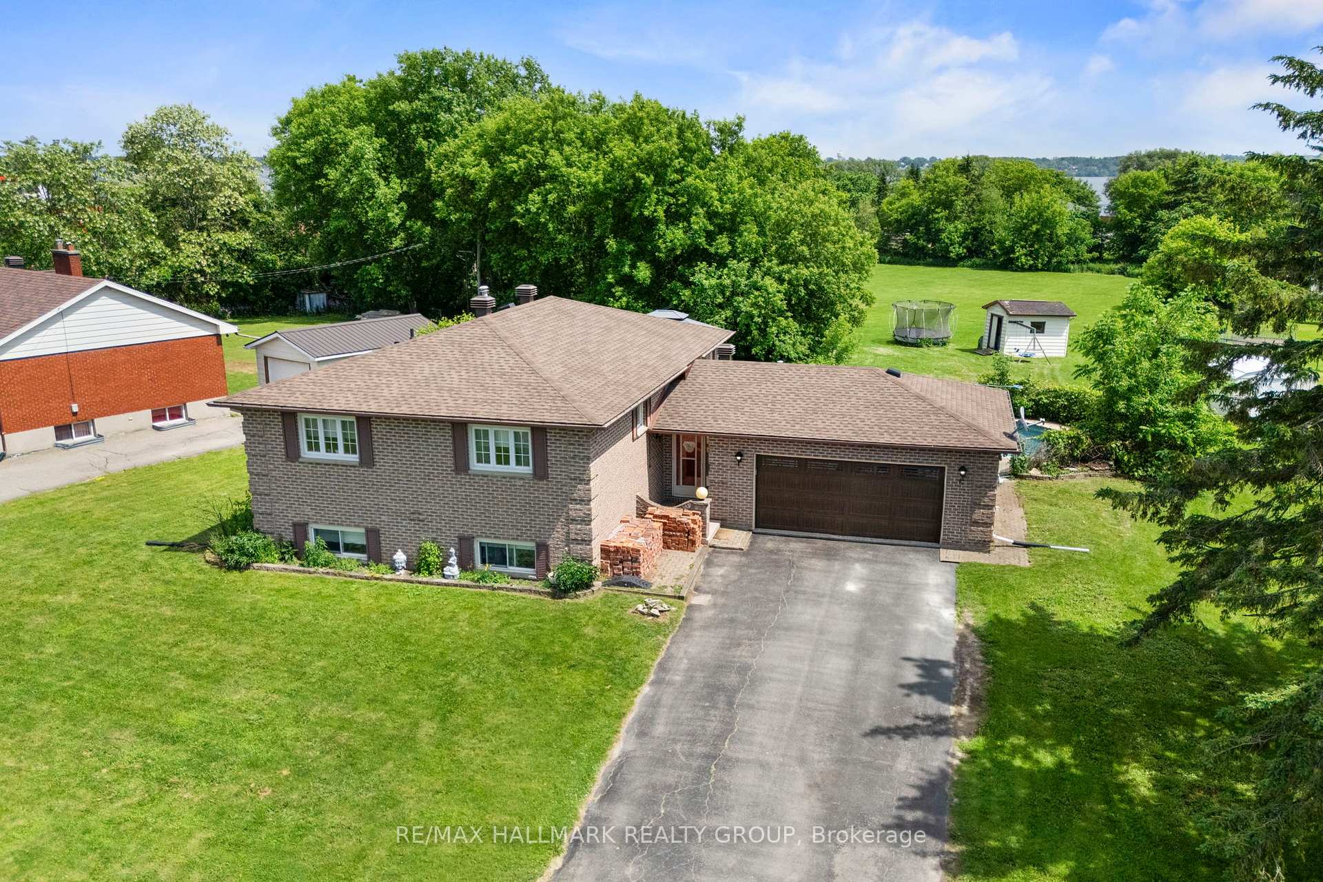 17 Sunnymede Avenue, Prescott, ON K0E 1T0