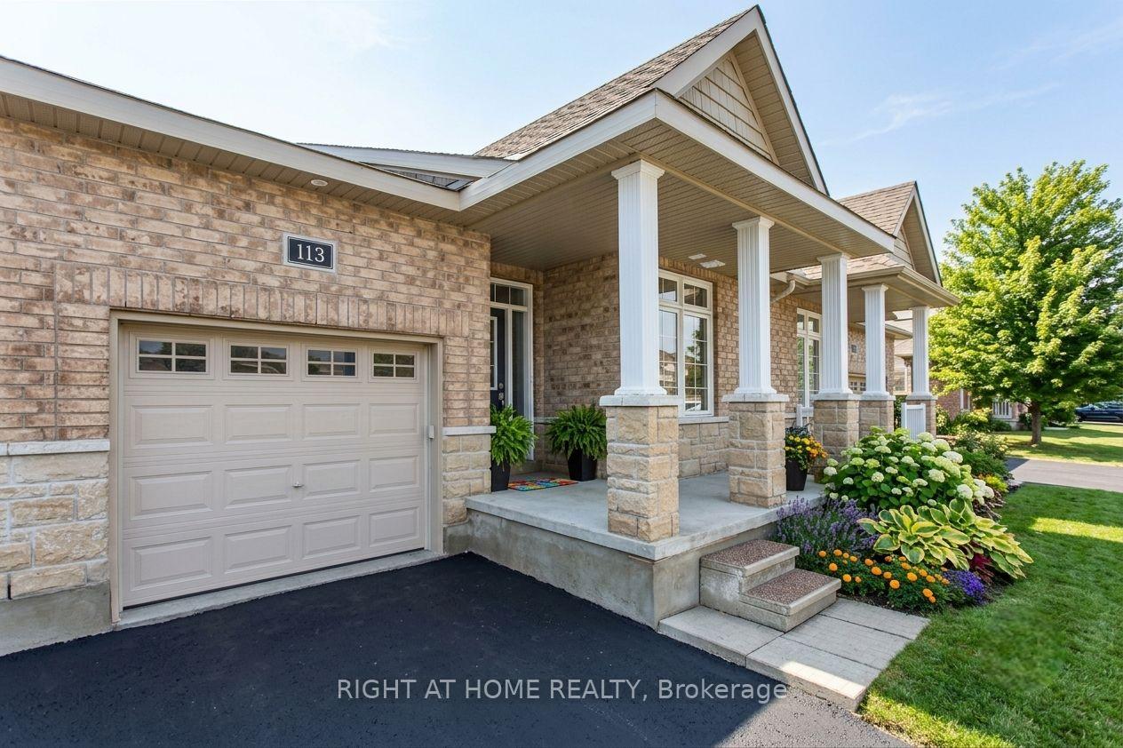 113 PASSAGEWAY Way, Kanata, ON K2M 1H6