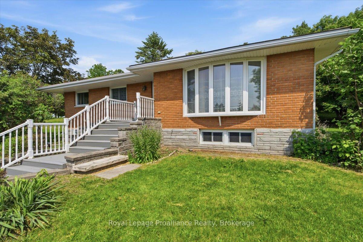 68 Riverside Parkway, Quinte West, ON K0K 2C0