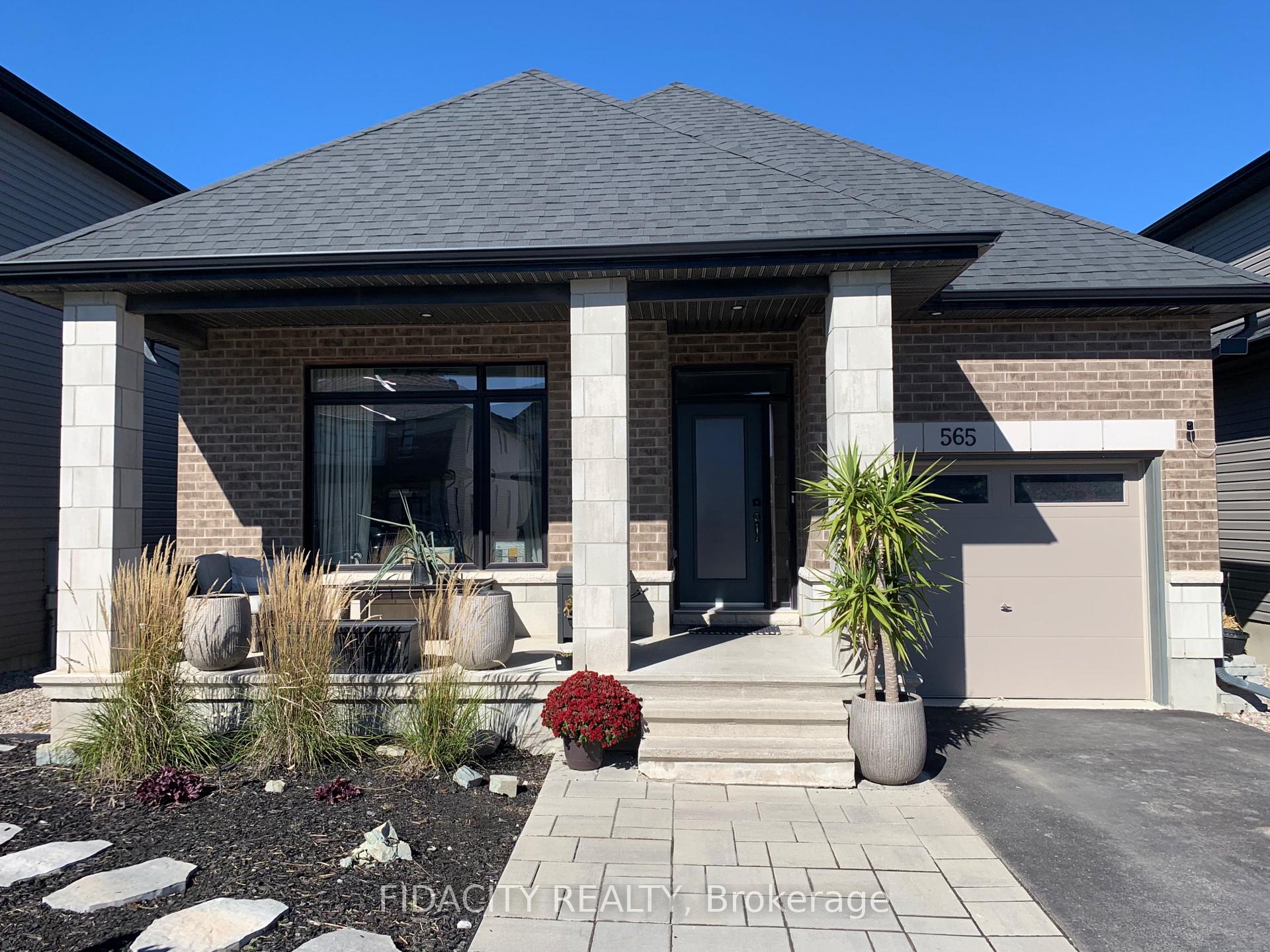 565 Bobolink Ridge, Stittsville - Munster - Richmond, ON K2S 2P4