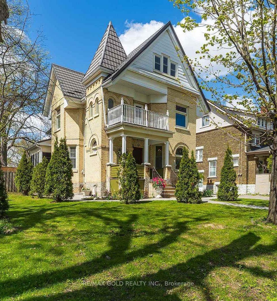 16 Maynard Avenue, Kitchener, ON N2H 4Z6