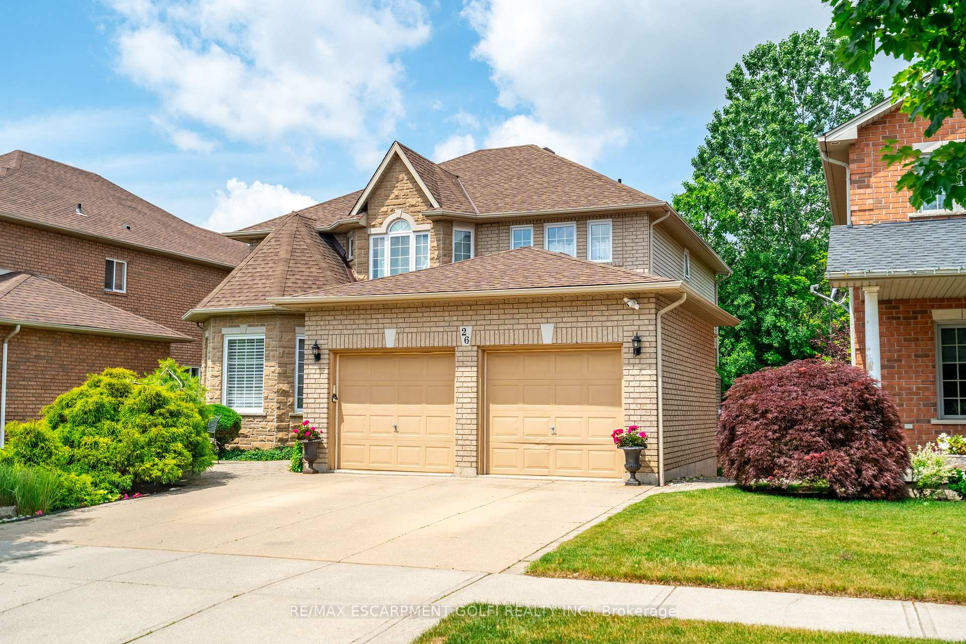 26 Shadetree Crescent, Hamilton, ON L8J 3X2