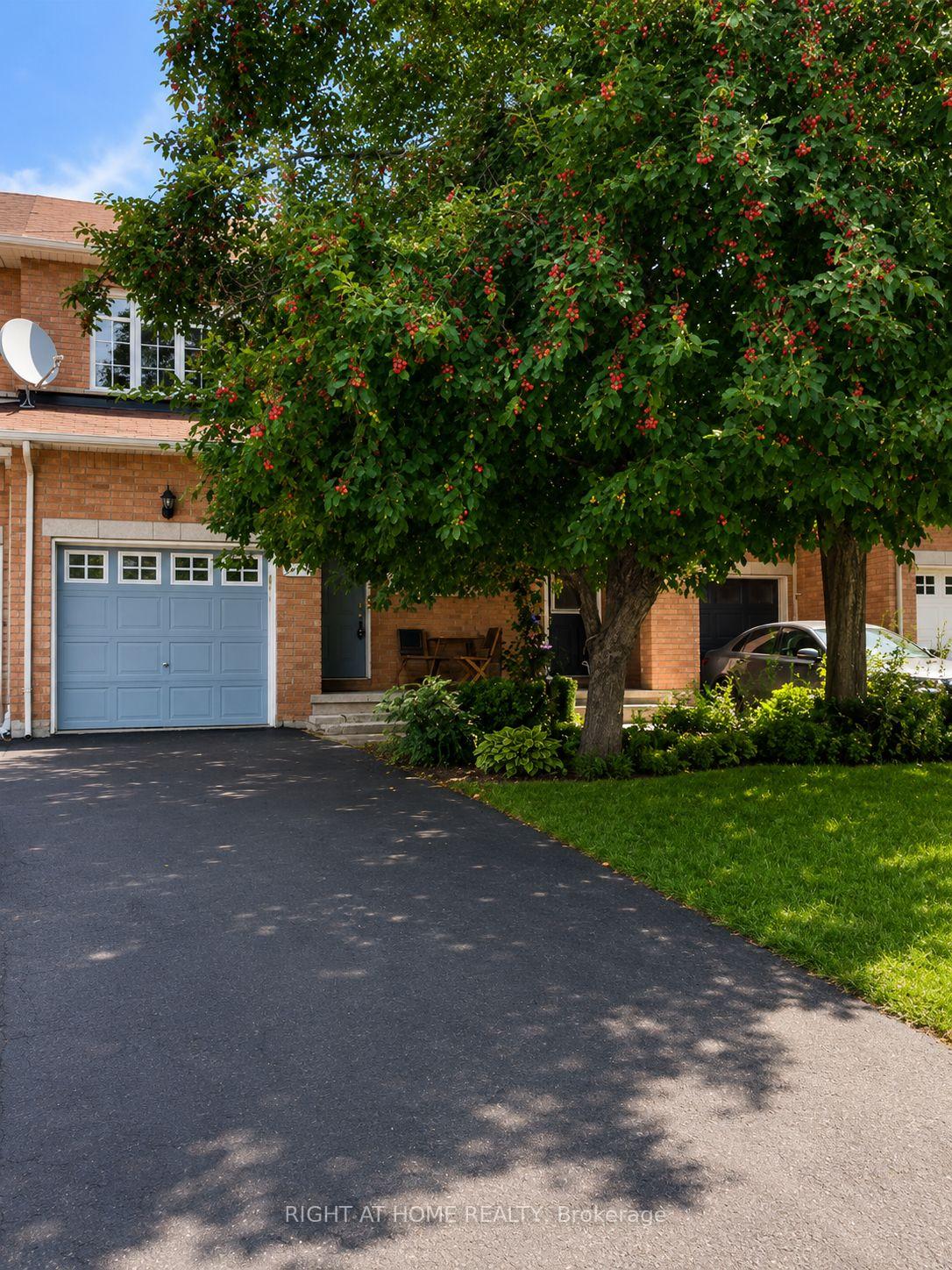 919 Schooner Crescent, Blossom Park - Airport and Area, ON K1V 1Y3