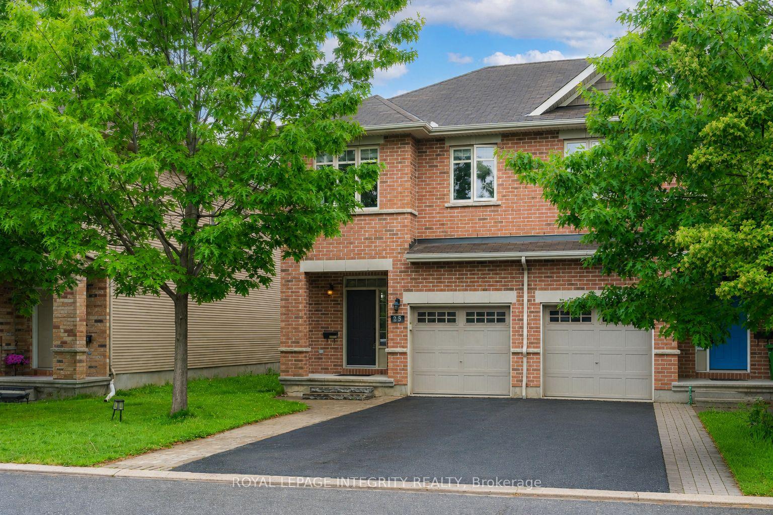 25 Madelon Drive, Barrhaven, ON K2J 5C7