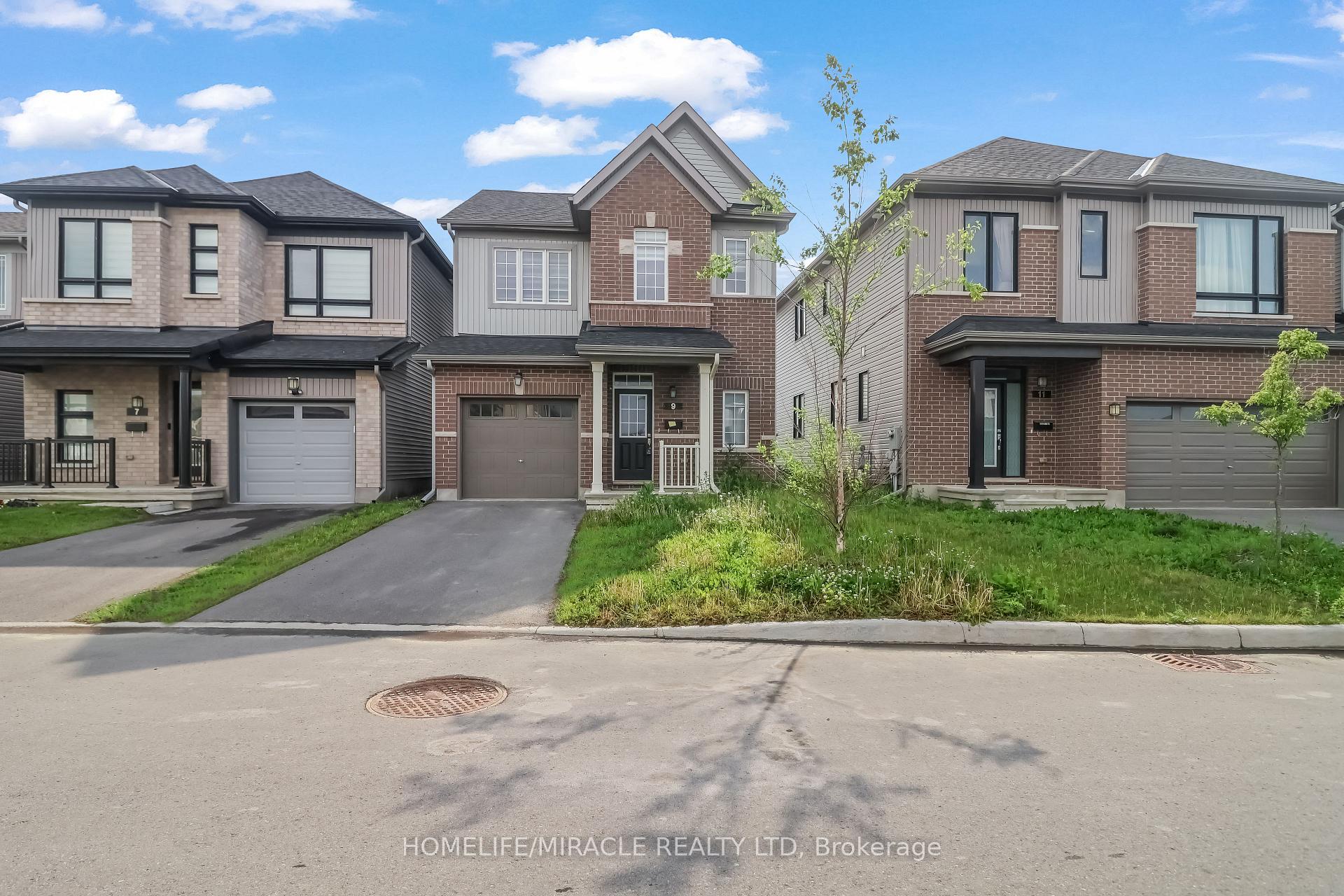 9 Tolchaco Court, Barrhaven, ON K2J 6V7