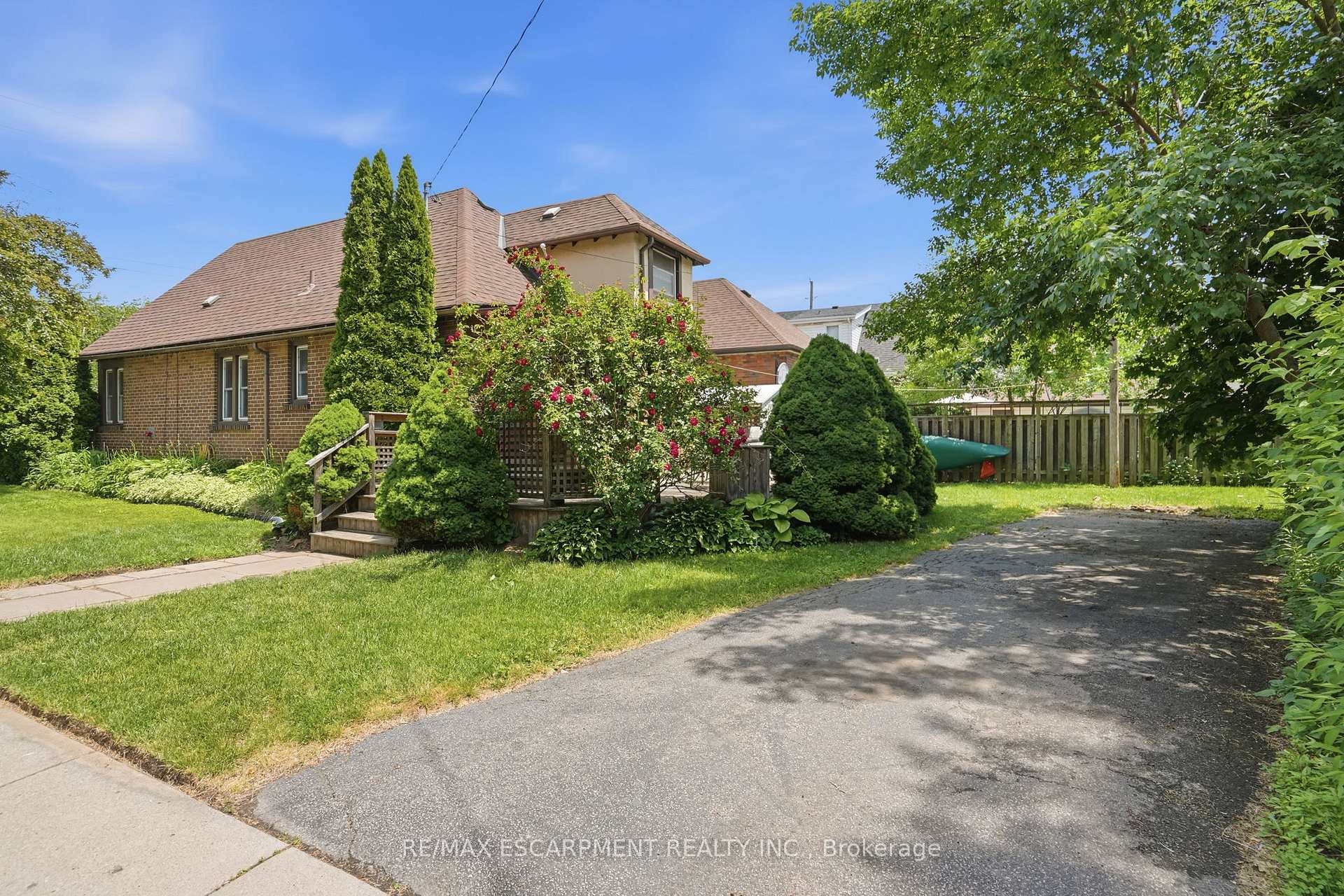 1642 King Street E, Hamilton, ON L8K 1T9