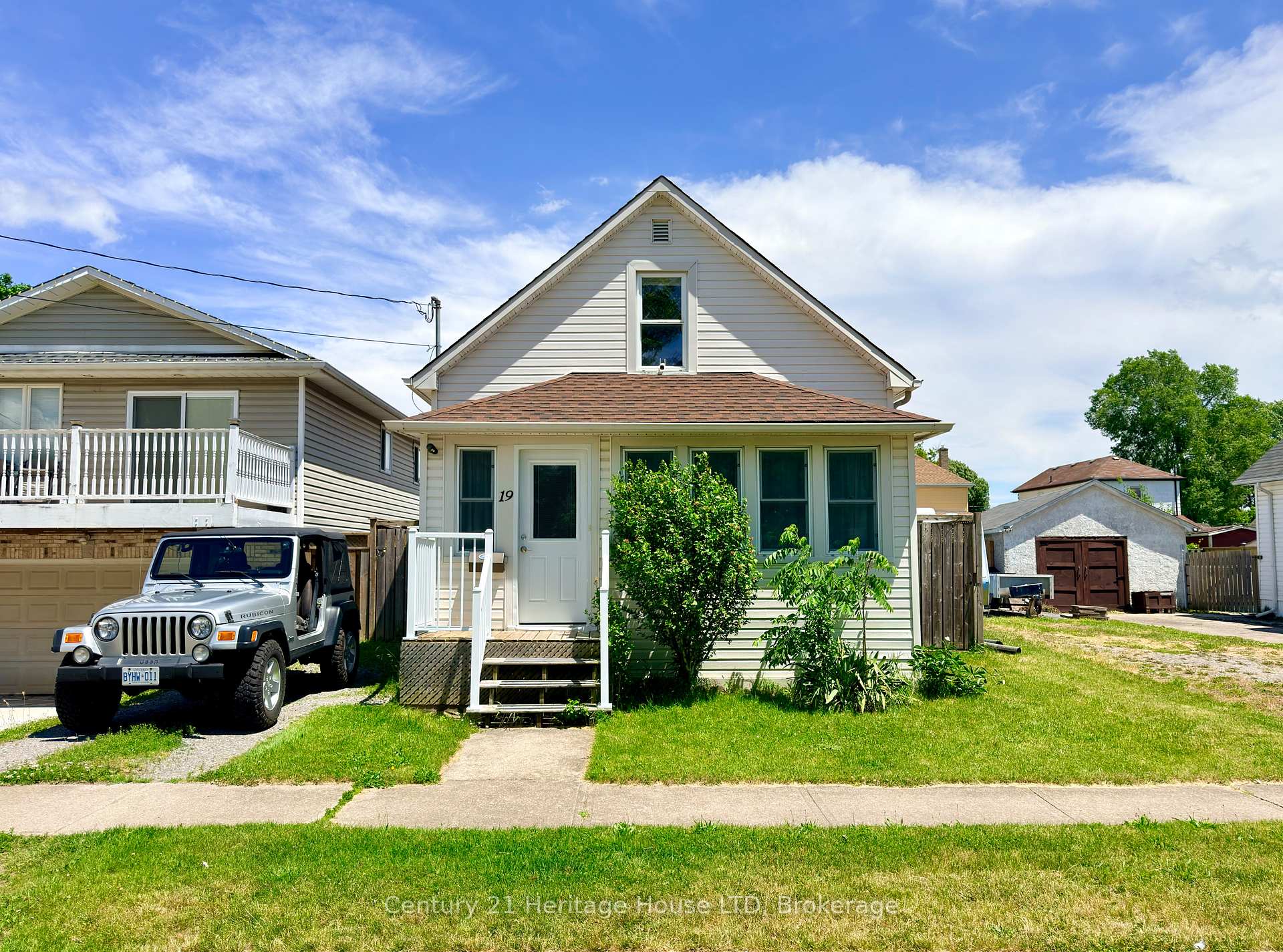 19 Santone Avenue, Welland, ON L3C 2J5
