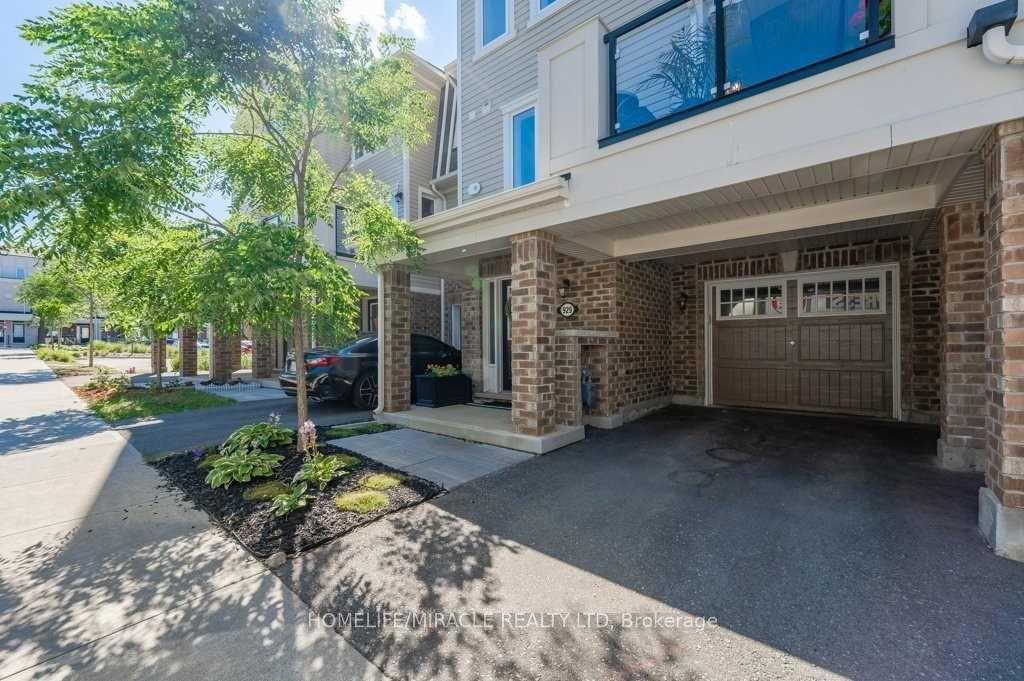 929 Apple Hill Lane, Kitchener, ON N2R 0L7