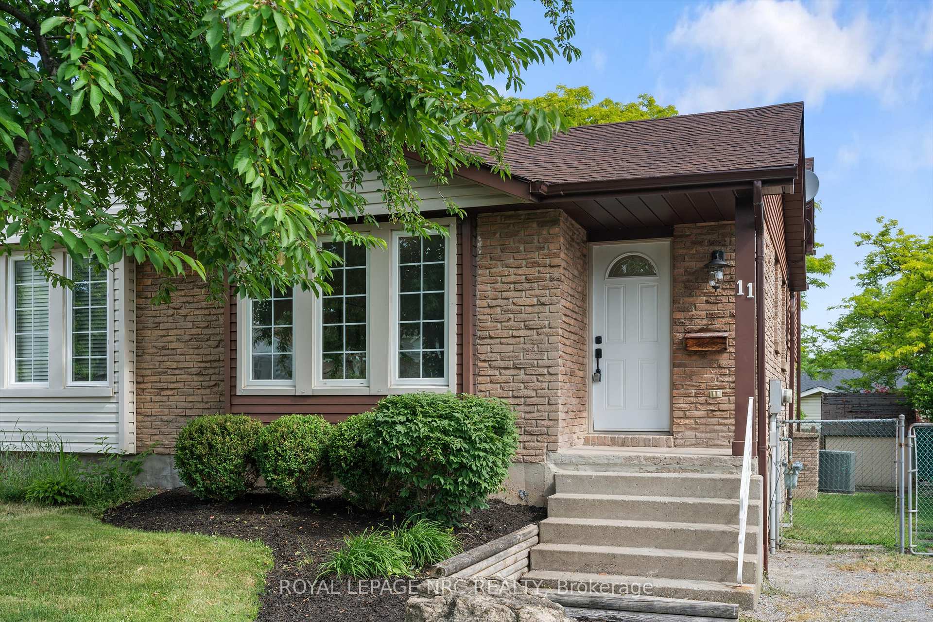 11 Dianne Drive, St. Catharines, ON L2P 3R7