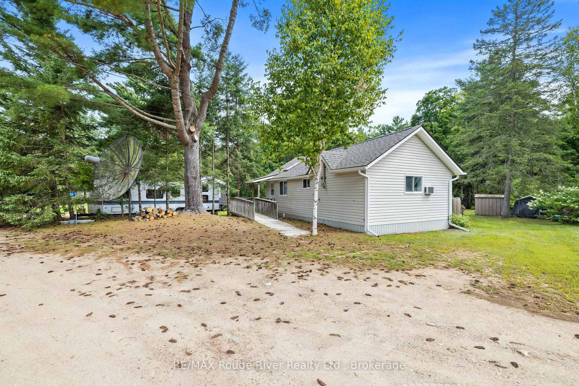 39 Hobo Lane, Hastings Highlands, ON K0L 1C0