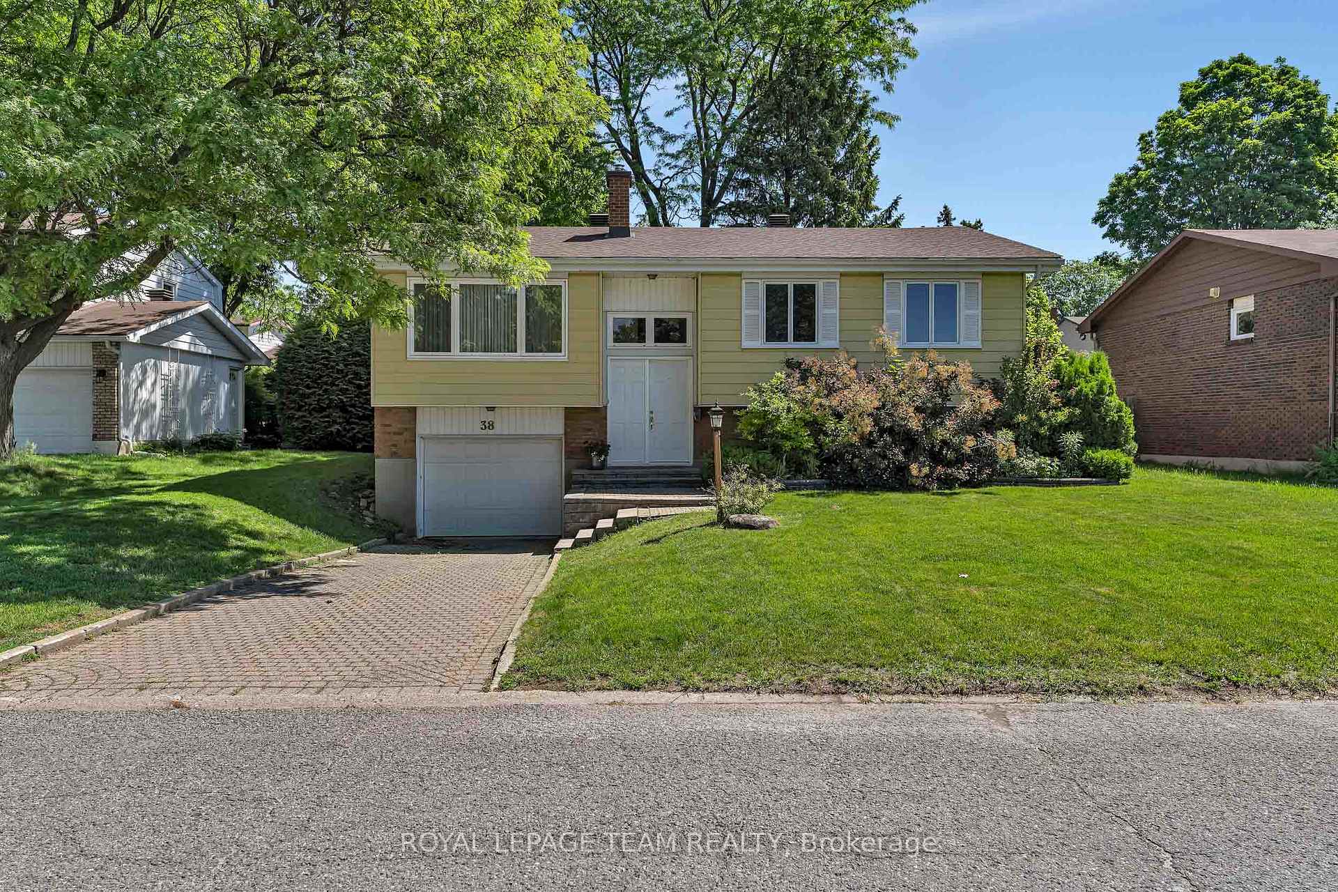 38 Elmbank Crescent, Meadowlands - Crestview and Area, ON K2G 3P6