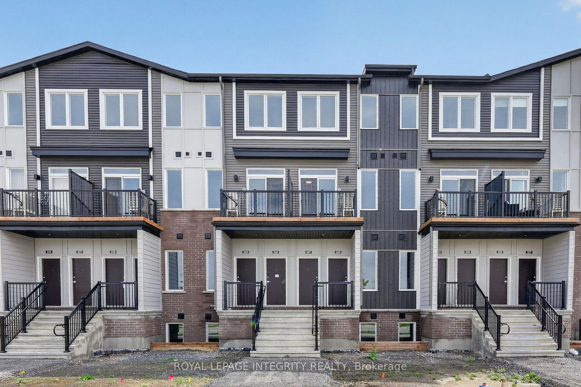 247 La Marche Avenue, Orleans - Convent Glen and Area, ON K1W 0Y3