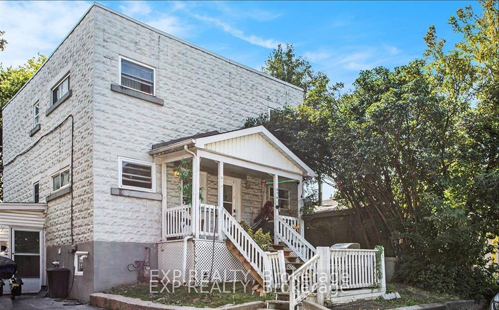 376 Montfort Street 376, Vanier and Kingsview Park, ON K1L 5N1