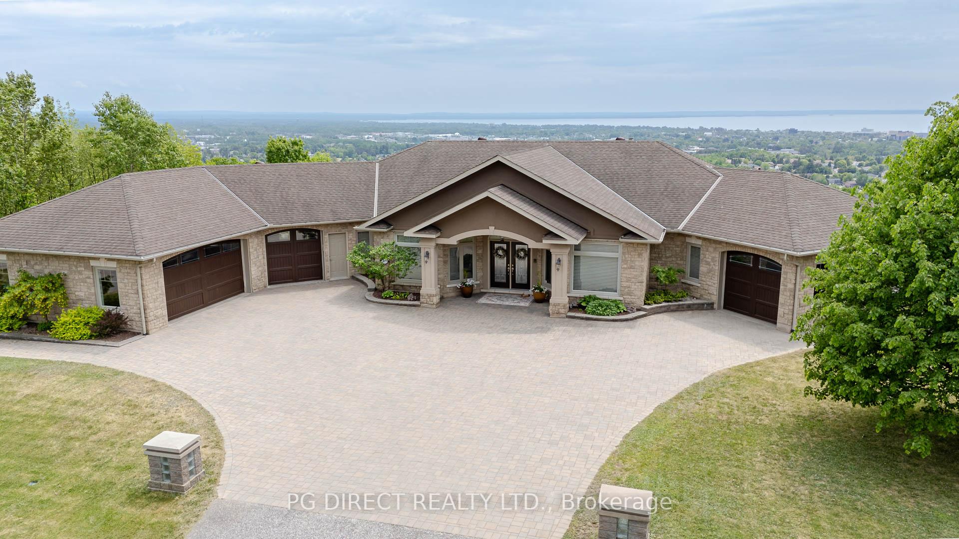 427 Surrey Drive, North Bay, ON P1C 1E4