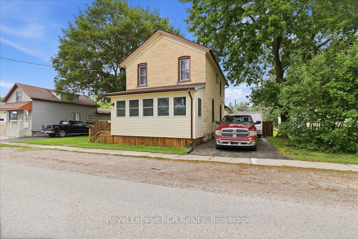 161 Livingstone Avenue N, North Perth, ON N4W 1P6