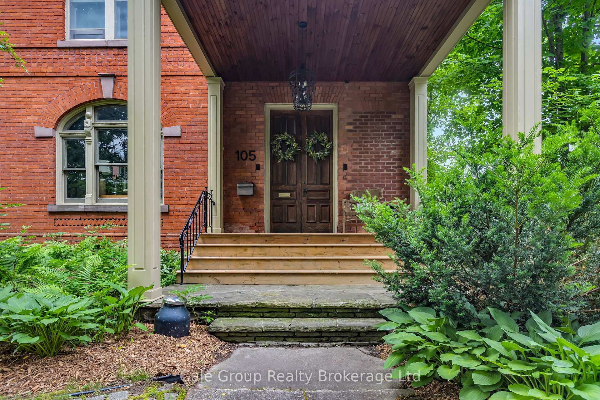 105 Vansittart Avenue, Woodstock, ON N4S 6E5