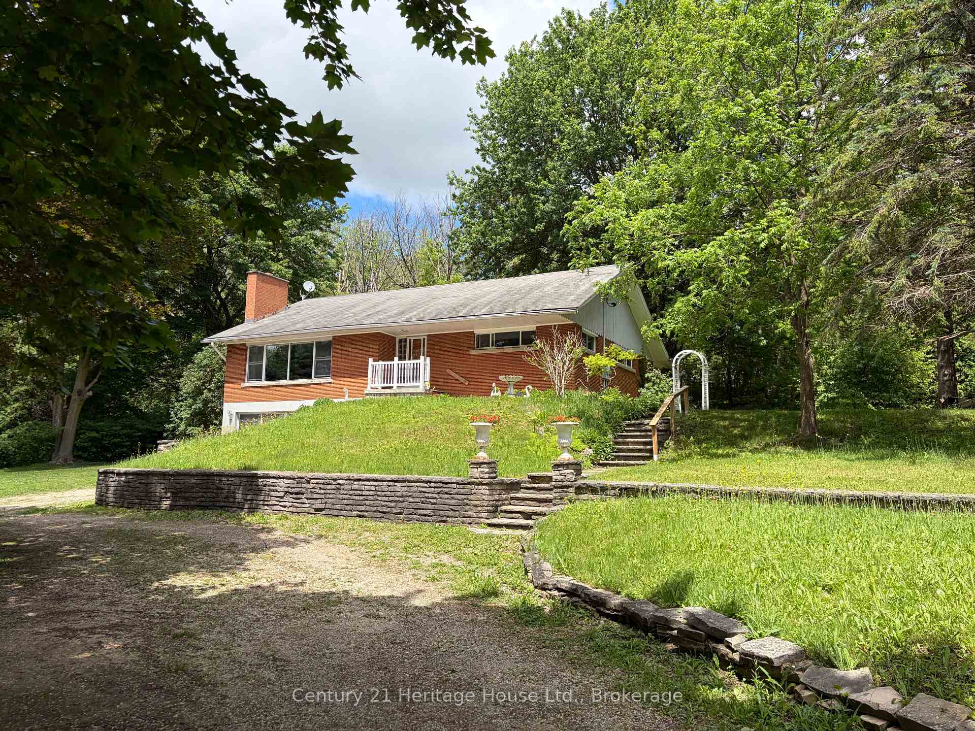 252 Durham Road W, West Grey, ON N0G 1R0