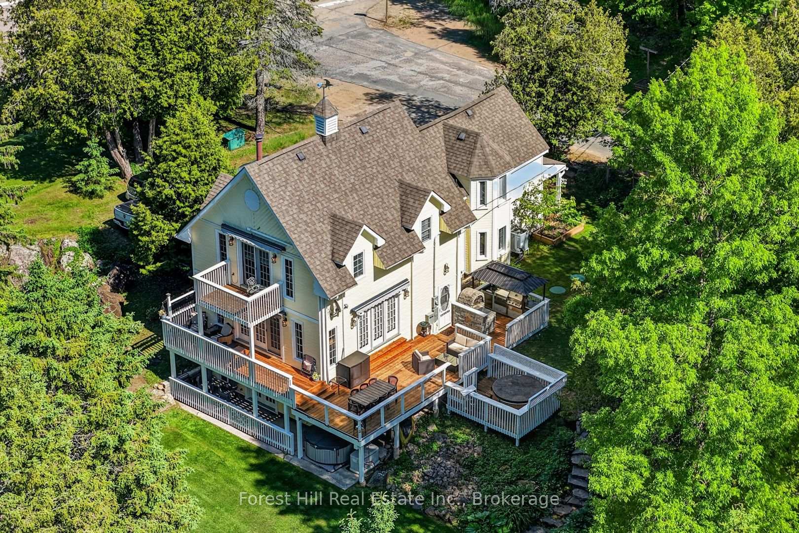 1029 Harvey Avenue, Algonquin Highlands, ON P0A 1E0