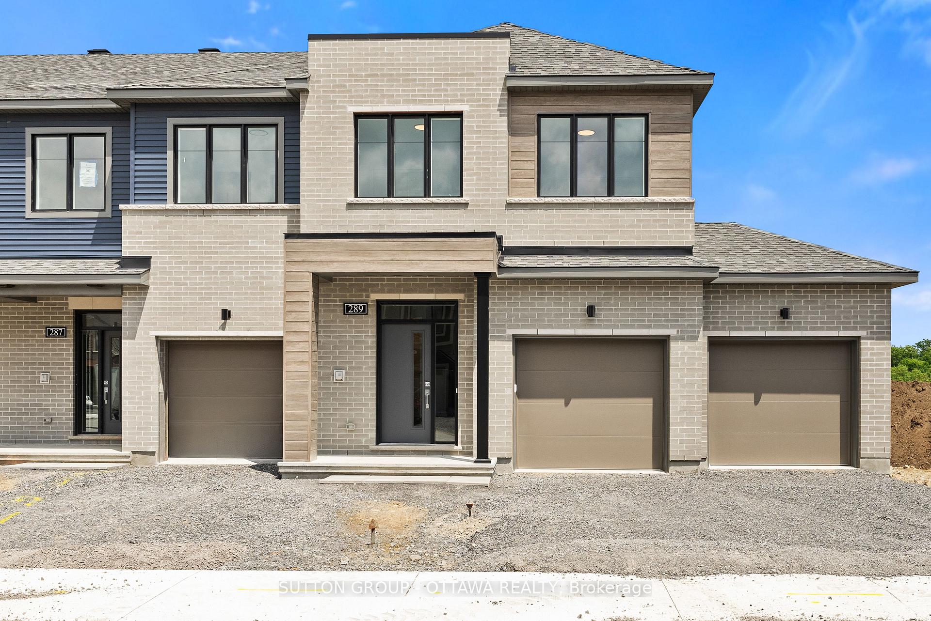 289 Bankside Way, Barrhaven, ON K2J 7M8