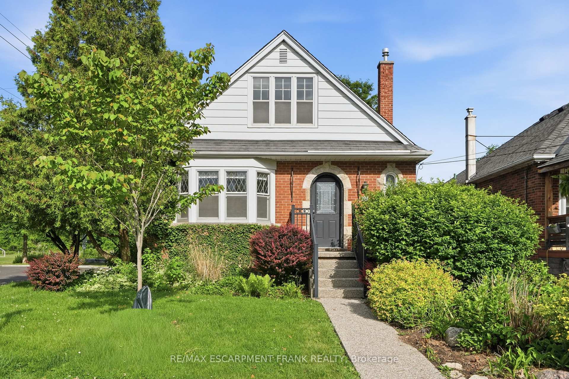153 PARKVIEW Drive, Hamilton, ON L8S 3Y4