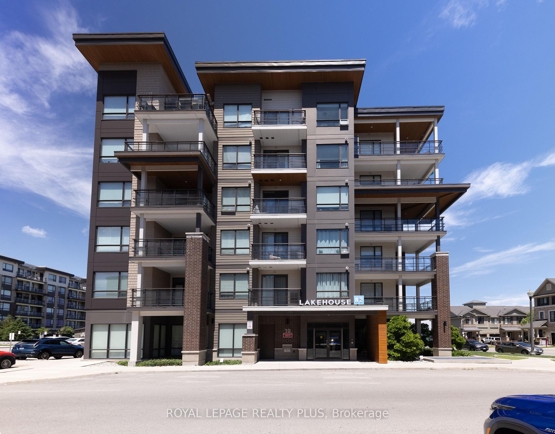 10 Esplanade Lane 207, Grimsby, ON L3M 0H1